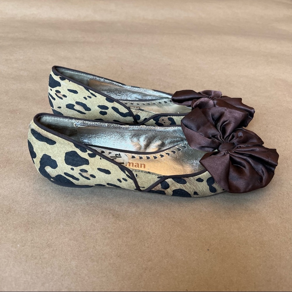 Libby.Edelman Bow Open Toe Flats Size 7.5 Cheetah